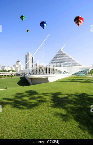 Hot Air Balloons above the Art Museum in the William O'Donnell Park Milwaukee Wisconsin WI Stock Photo