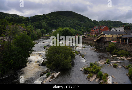 THE RIVER DEE AT LLANGOLLEN, NORTH WALES Stock Photo