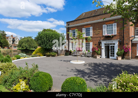 The Compleat Angler Hotel and Restaurant on the River Thames in Marlow, Buckinghamshire, England, UK Stock Photo