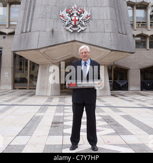 The BBC's John Simpson receives the Freedom of the City of London for services to broadcasting Stock Photo