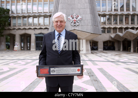 The BBC's John Simpson receives the Freedom of the City of London for services to broadcasting Stock Photo