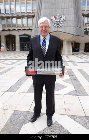 The BBC's John Simpson receives the Freedom of the City of London for services to broadcasting Stock Photo