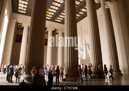 Tourists looking at the Lincoln Memorial, Washington DC USA Stock Photo