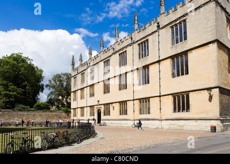 The Bodleian Library from Radcliffe Square, Oxford, Oxfordshire, England, UK Stock Photo