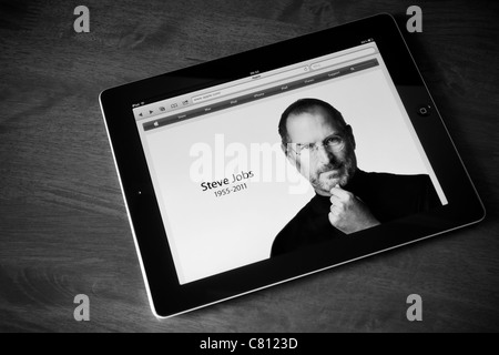 Apple Ipad2 shows photo of Steve Jobs, founder of Apple Computers, which has died at the age of 56 years. Processed in BW. Stock Photo