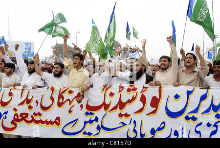 Protesters shout slogans against electricity load-shedding, price-hiking and lawlessness during protest rally Stock Photo