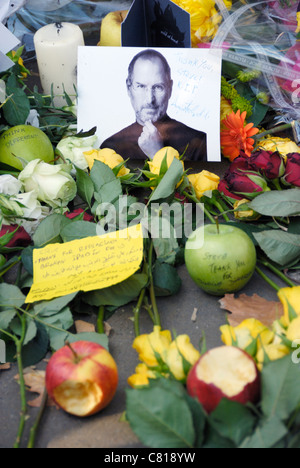 Public tributes to Steve Jobs left outside the Apple Store in Regents Street, London, England Stock Photo