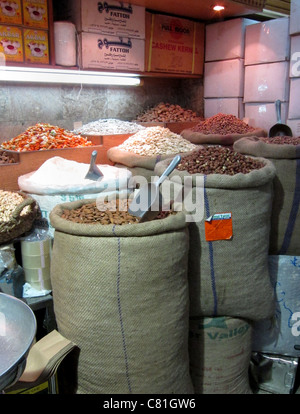 Aleppo, Syria, Syrien Souk Bazar, Markt Gewürze spices spice Haendler salesman Suk Basar Stock Photo