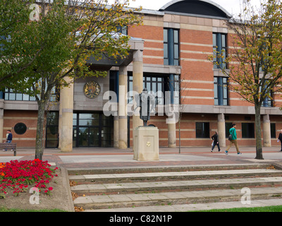 Teesside Combined Law Courts including Crown Court at Middlesbrough with a statue illustrating Justice Stock Photo