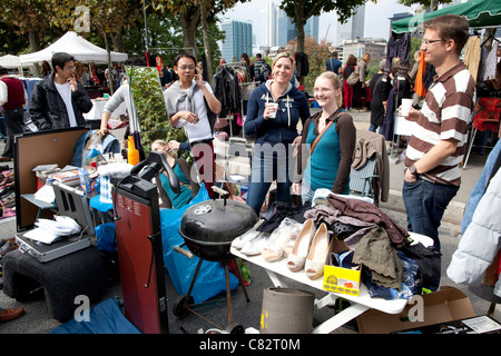 Frankfurt Flea market on Schaumankai Frankfurt Germany. Photo:Jeff Gilbert Stock Photo