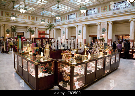 shopping in the Union Station Mall, Washington DC USA Stock Photo