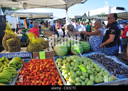 Fruit and vegetable stalls, Bonavista Sunday Market, Bonavista, nr.Salou, Costa Daurada, Province of Tarragona, Catalonia, Spain Stock Photo