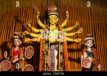 Depiction of Goddess Durga at 'Santoshpur Trikon Park Durgotsab Pujo Committee' in Kolkata (Calcutta), West Bengal, India. Stock Photo