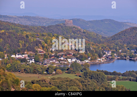 Chambon lake in the heart of Regional Park of Auvergne volcnoes, Puy-de-Dôme,  Auvergne, Massif-Central, France Stock Photo