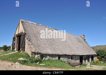 old farm Forez range Puy-De-Dôme Auvergne France Stock Photo