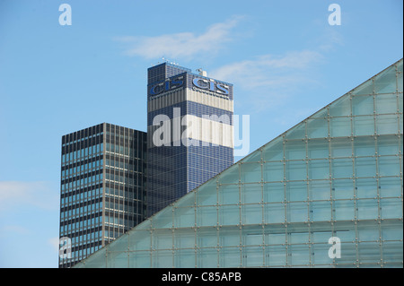 MANCHESTER'S URBIS MUSEUM AND CIS THE CO-OPERATIVE INSURANCE BUILDINGS Stock Photo
