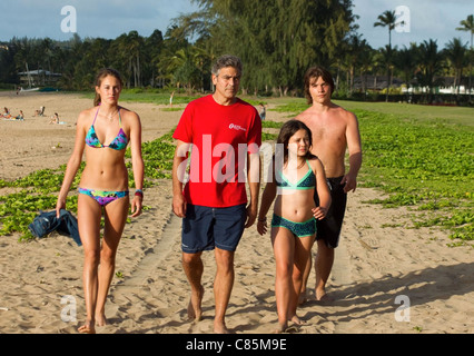 THE DESCENDANTS 2011 Fox Searchlight film with George Clooney and from left Shailene Woodley, Amara Miller and Nick Krause Stock Photo