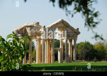 AFRODISIAS, TURKEY. A view of the Tetrapylon (monumental gateway) in the ancient Roman city. 2011. Stock Photo