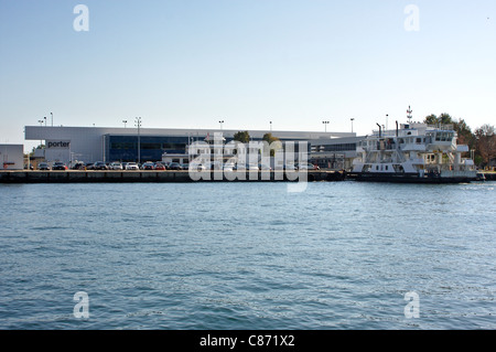 Ferry arriving at the Billy Bishop Toronto City Airport in Toronto, Ontario, Canada Stock Photo