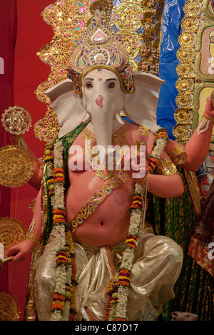 Lord ganesh idol of shreebhumi sporting club durga puja hi-res stock  photography and images - Alamy