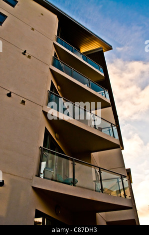 Wolverton Park flats, new property development beside the Grand Union Canal in Milton Keynes Stock Photo