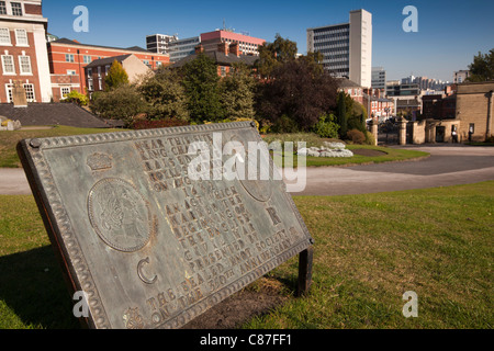 UK, Nottinghamshire, Nottingham Castle, bronze memorial, marking the start of the English Civil War Stock Photo