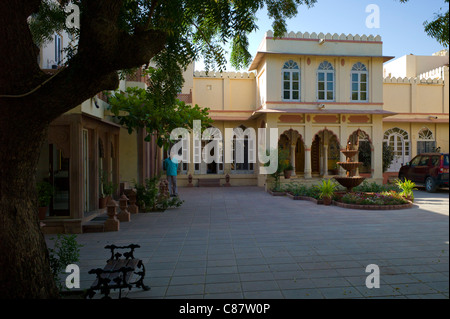 Rohet Garh fortress palace hotel inner courtyard and terrace Rohet, Rajasthan, India Stock Photo