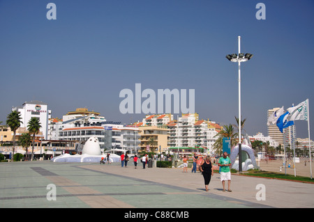 Beach promenade, Playa norte de Peñíscola, Peníscola, Costa del Azahar, Province of Castellón, Valencian Community, Spain Stock Photo