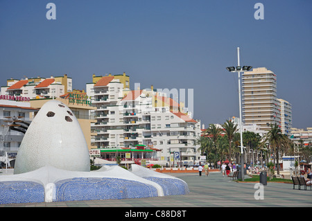 Beach promenade, Playa norte de Peñíscola, Peníscola, Costa del Azahar, Province of Castellón, Valencian Community, Spain Stock Photo