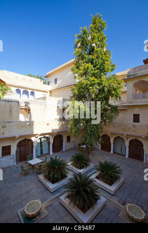 Samode Haveli luxury hotel, former merchant's house, inner courtyard in Jaipur, Rajasthan, Northern India Stock Photo