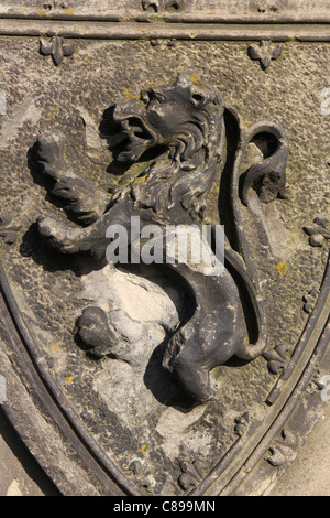 City of Stirling, Scotland. The rampant lion on the King Robert the Bruce Monument on Stirling Castle Esplanade. Stock Photo