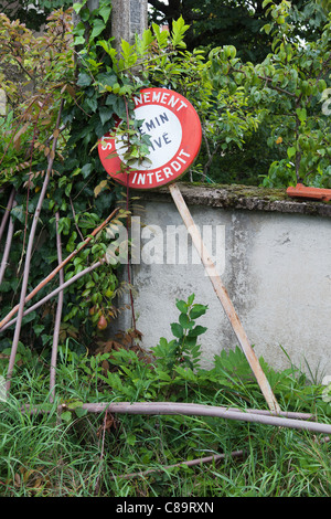 French stationnement interdit chemin prive (private lane, no parking) sign Stock Photo