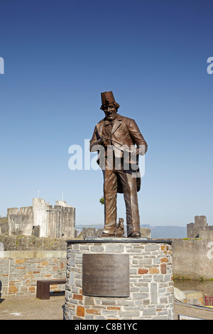 Statue of the Comedian Tommy Cooper near Caerphilly Castle, Caerphilly, South Wales, UK Stock Photo