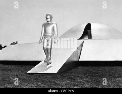 MOVIE SCENE THE DAY THE EARTH STOOD STILL (1951) Stock Photo