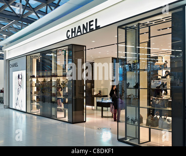 Duty free shop at Suvarnabhumi airport Bangkok Thailand S. E. Asia Stock Photo