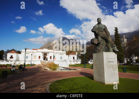 Jan Smuts statue in front of National Gallery, Company's Gardens, City Bowl, Cape Town, Western Cape, South Africa Stock Photo