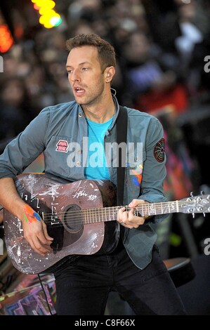 Chris Martin on stage for NBC Today Show Concert Series with Coldplay, Rockefeller Plaza, New York, NY October 21, 2011. Photo By: Kristin Callahan/Everett Collection Stock Photo