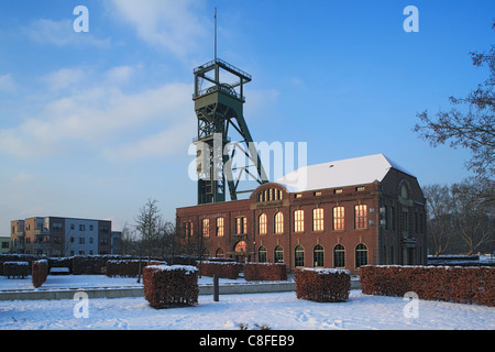 Germany, Europe, Oberhausen, Ruhr area, Lower Rhine, North Rhine-Westphalia, Osterfeld, conveyor tower, pit foreman's house, ind Stock Photo