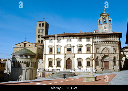 Building of Fraternita dei Laici and Church of Santa Maria della Pieve, Piazza Vasari (Piazza Grande, Arezzo, Tuscany, Italy Stock Photo