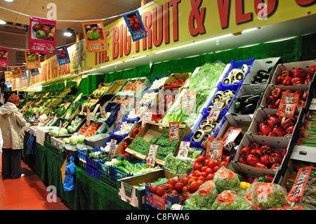 Indoor fruit and vegetable stall, Watford Market, Charter Place, Watford, Hertfordshire, England, United Kingdom Stock Photo