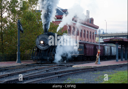 Western Maryland steam train pulls into Cumberland station for the start of its journey to Frostburg Stock Photo