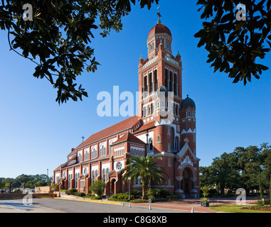 The romanesque Cathedral of St John the Evangelist, Lafayette, Lousiana, USA Stock Photo