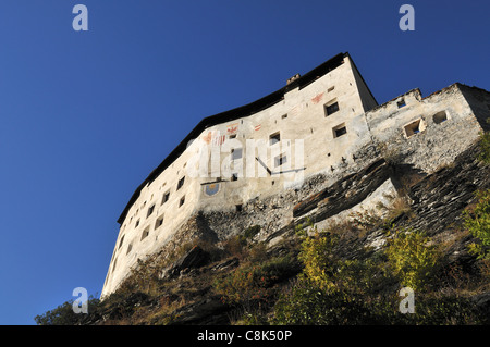 Tarasp Castle, Tarasp, Lower Engadin, Graubünden, Switzerland Stock Photo