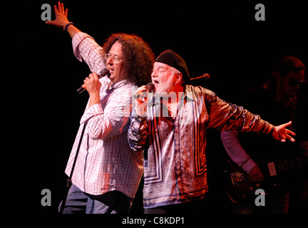 Mark Volman (Flo) and Howard Kaylan (Eddie) of the Turtles performs during Hippifest in Vienna, Virginia. Stock Photo