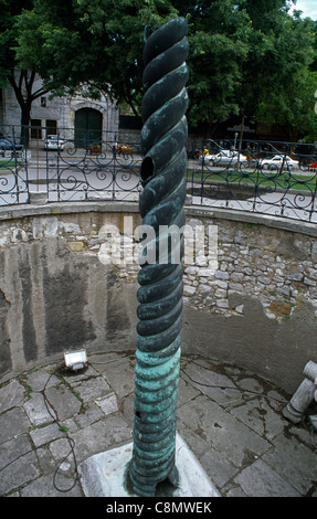 Istanbul Turkey Al Meydani (Hippodrome) Serpentine Column Remains From The Golden Tripod Of Plataea A Monument From The Temple Of Apollo At Delphi Commemorating The Victory Of The Final Battle Of The Greco-Persian War Stock Photo