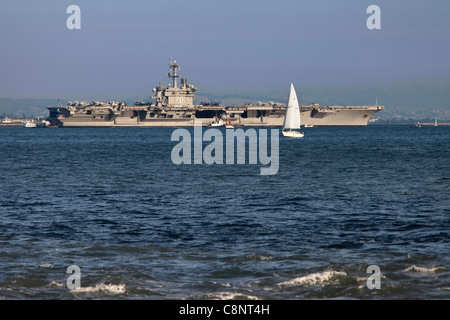 US Navy nuclear powered aircraft carrier CVN-70 Carl Vinson moored in San Francisco Bay during Fleet Week. Stock Photo