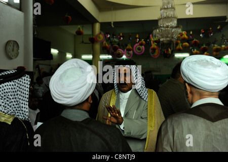 Iraq, Salman Pak, Sunni and Shia tribal leaders meet to resolve conflicts the central government has failed to solve. Stock Photo