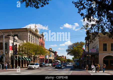 Bars and restaurants on East 6th Street in historic downtown Austin, Texas, USA Stock Photo