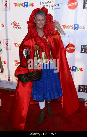 JAMIE LEE CURTIS 18TH ANNUAL DREAM HALLOWEEN LOS ANGELES TO BENEFIT CHILDREN AFFECTED BY AIDS SANTA MONICA LOS ANGELES CALIFO Stock Photo