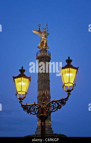 Berlin victory column, laterne , illuminted at twilight  Stock Photo